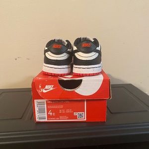 Toddlers Nike Dunks Size 4C